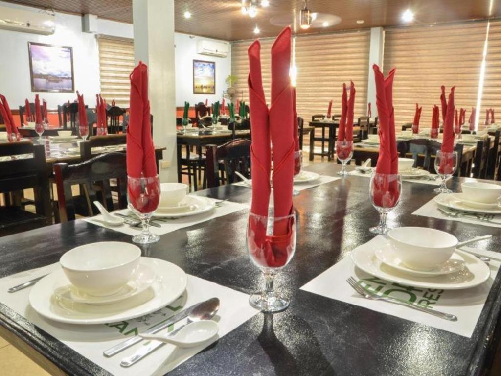 The Premiere Business Hotel Kalibo Eksteriør billede